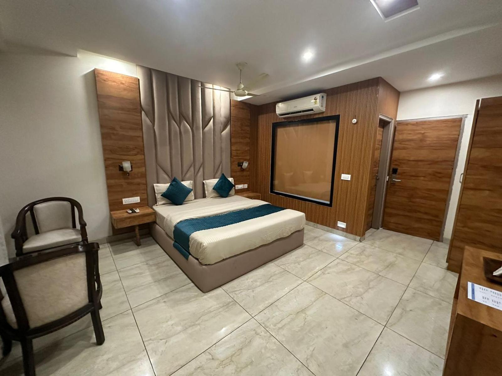 Hotel Destination Zirakpur 外观 照片