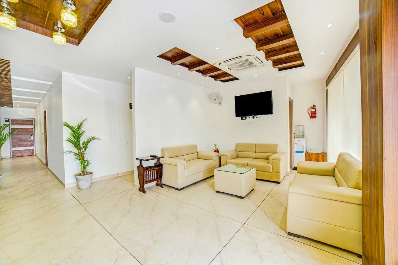 Hotel Destination Zirakpur 外观 照片